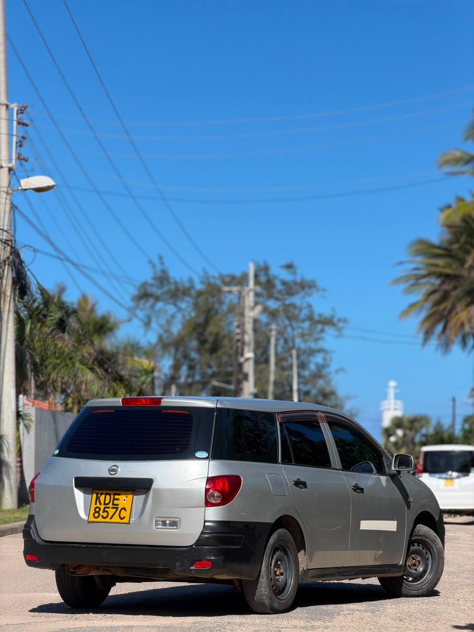 Nissan AD — view 8