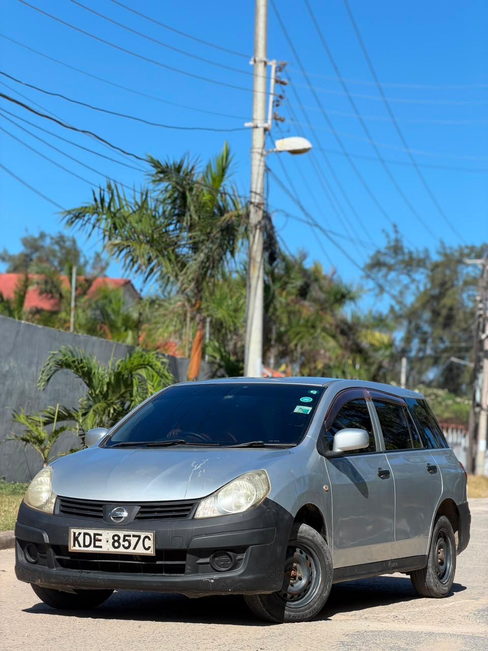 Nissan AD — view 4