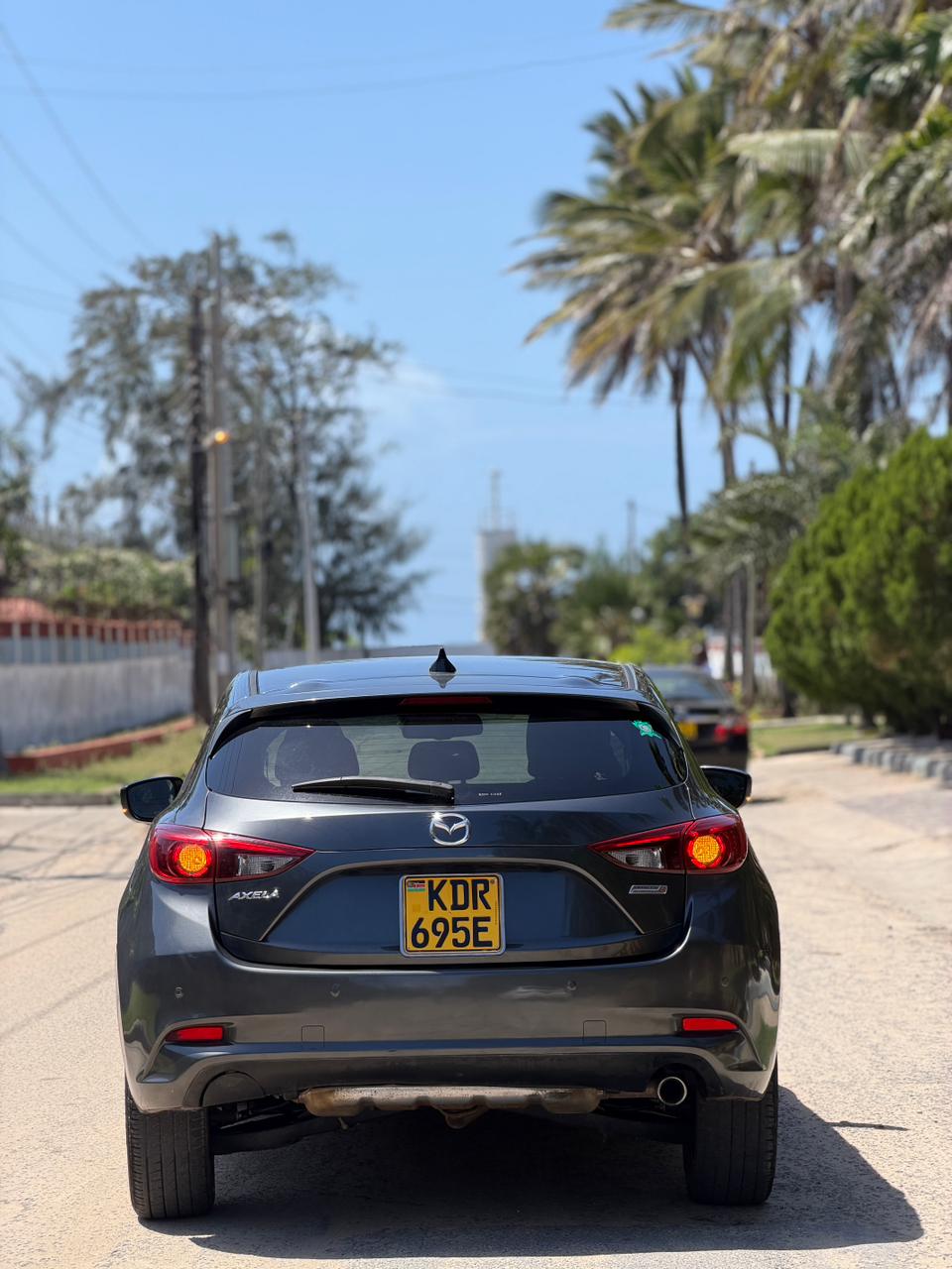 Mazda Axela XDL Package — view 10