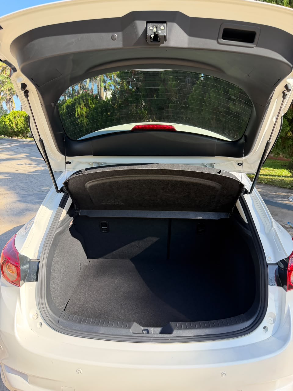 Mazda Axela — view 10