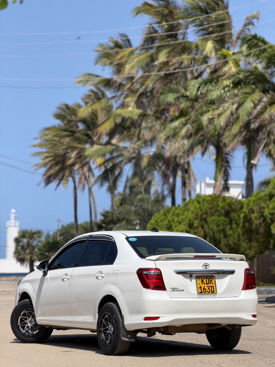 Toyota Axio — view 5