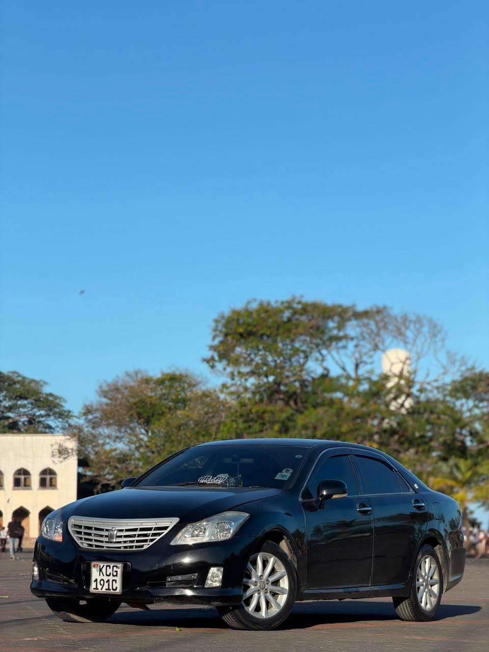 Toyota Crown Royal Saloon