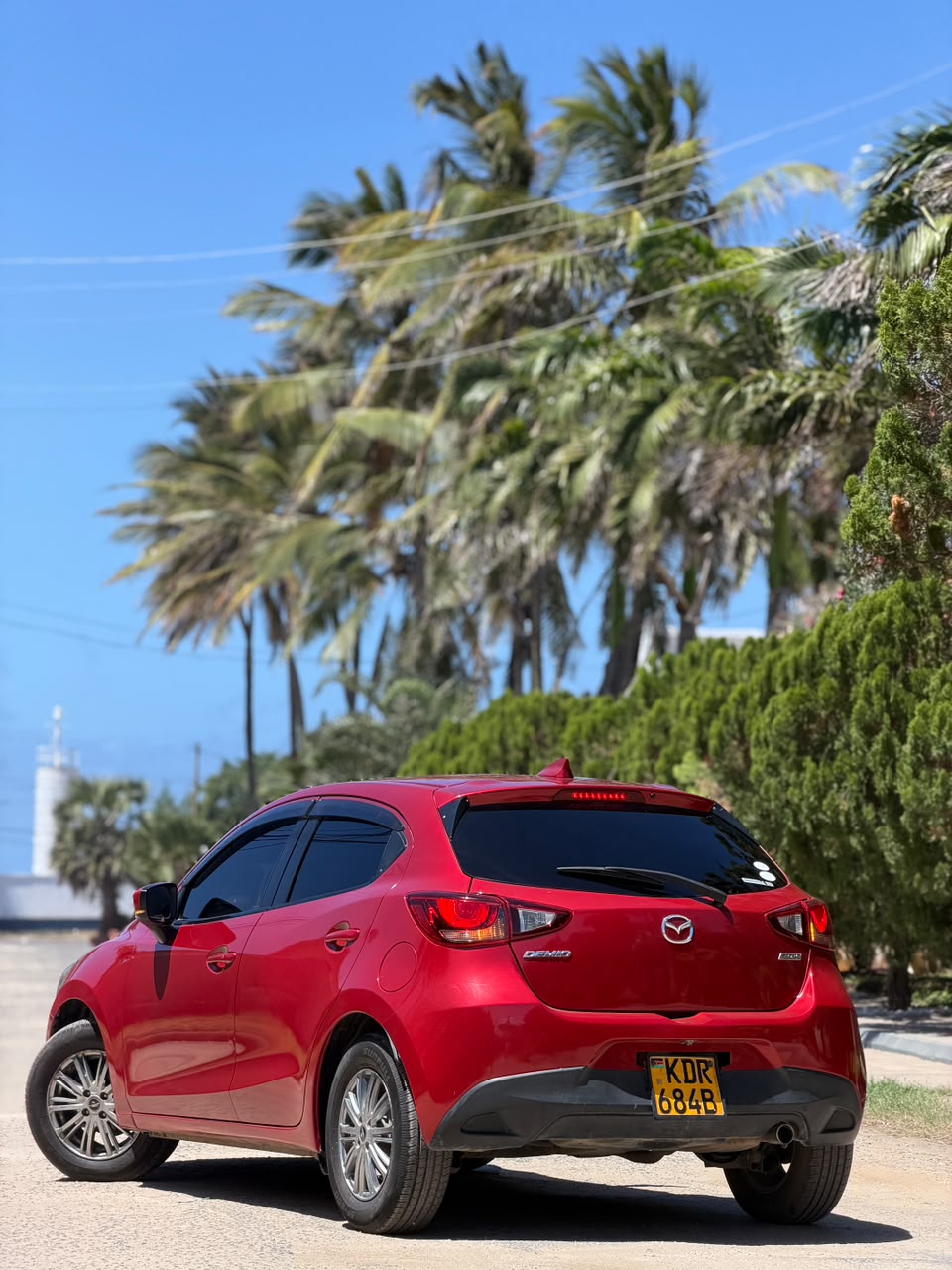 Mazda Demio — view 4