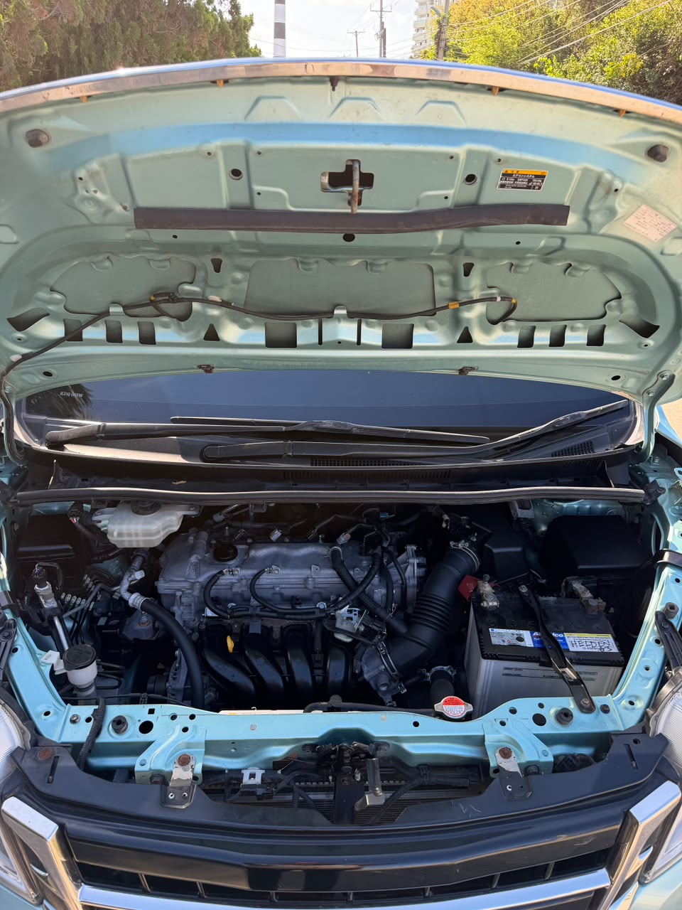 Toyota Esquire — view 5