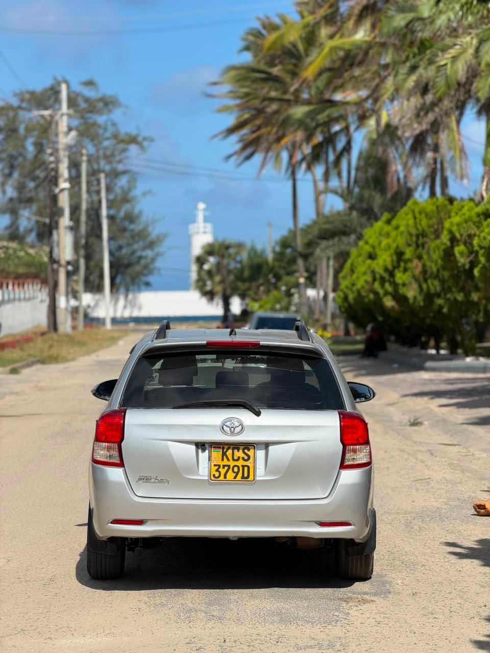 Toyota Fielder — view 8