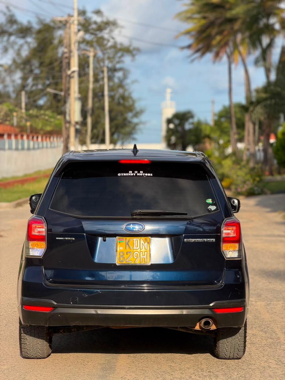 Subaru Forester — view 9