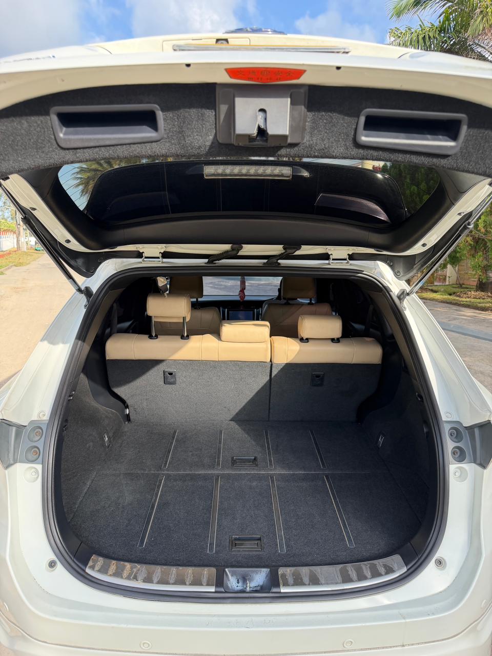 Toyota Harrier — view 7