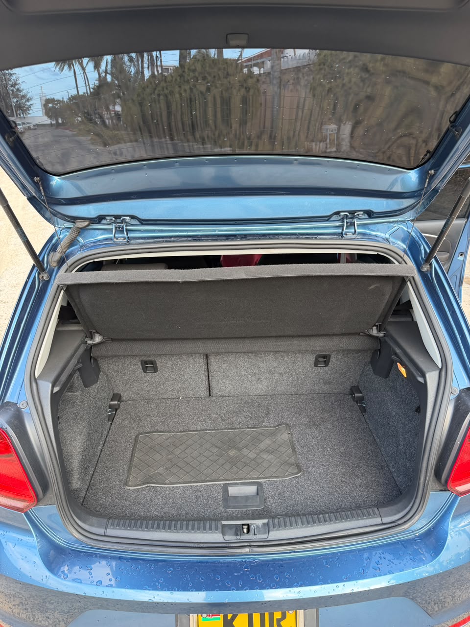 Volkswagen Polo — view 6