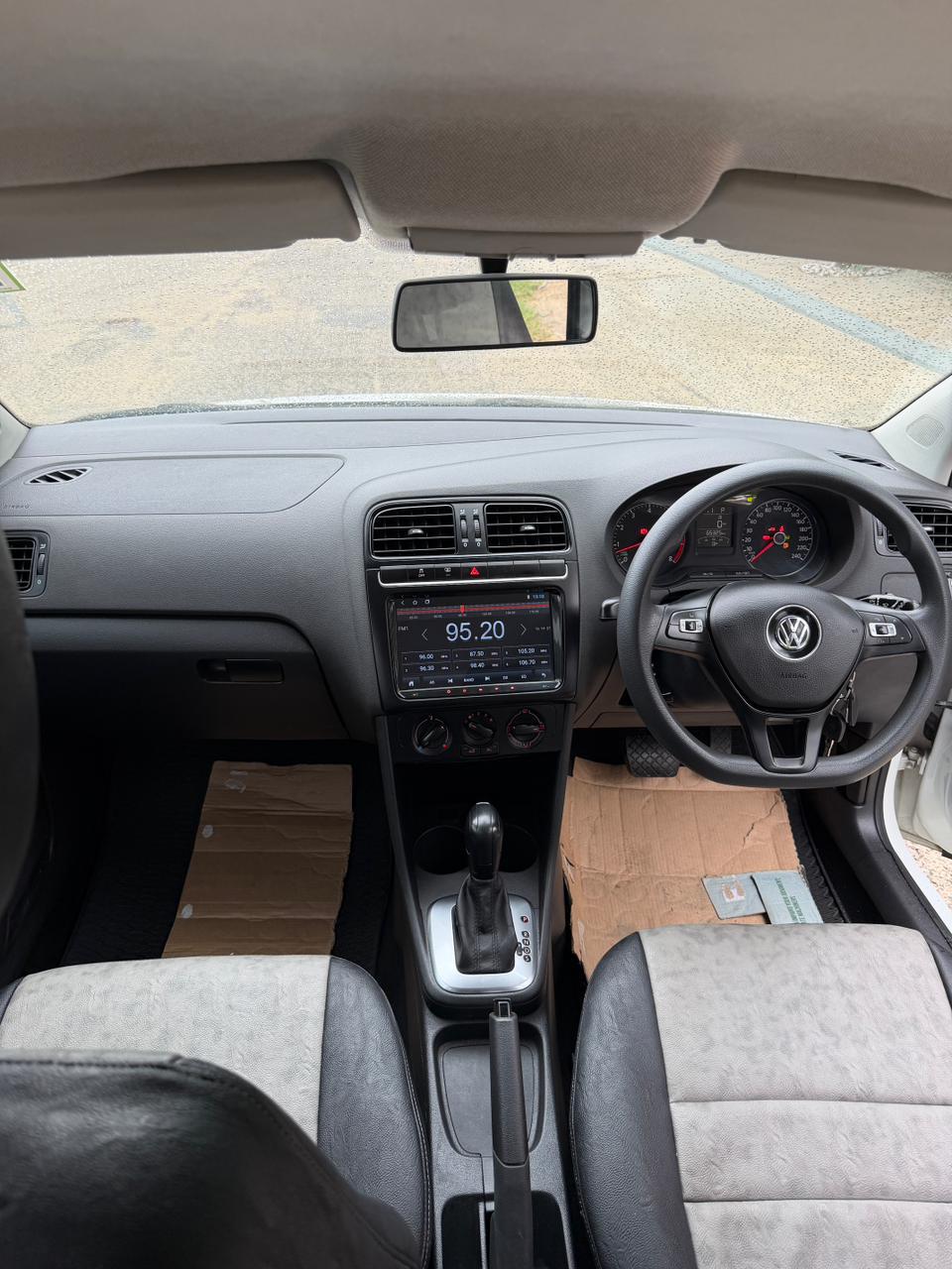 VW Polo Vivo — view 5