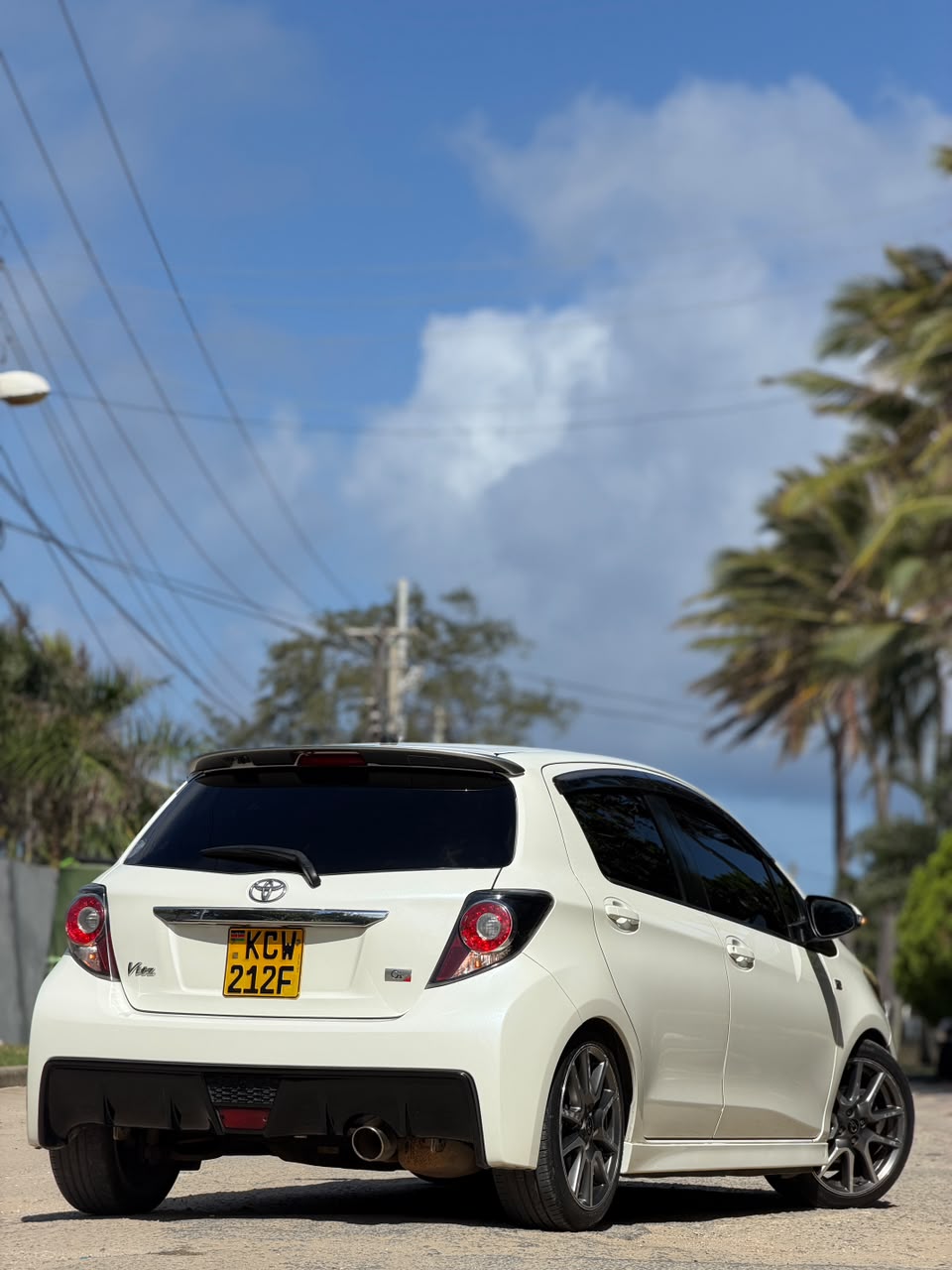 Toyota Vitz G'S — view 4