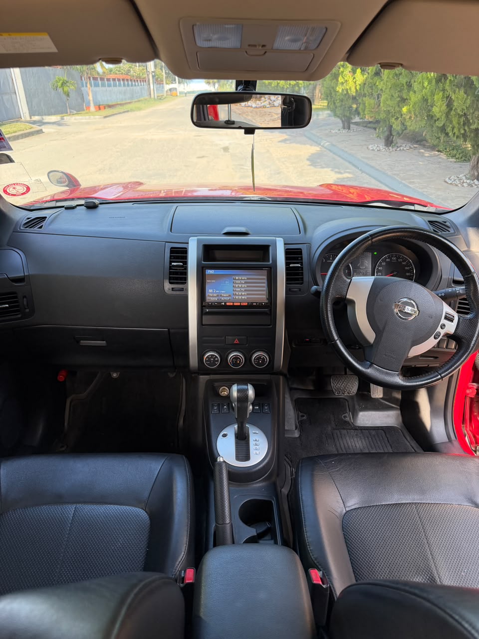 Nissan X-Trail — view 5